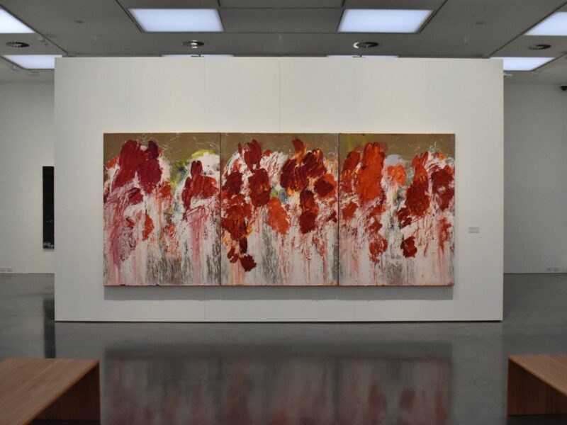 A Long Line of Sand I, 2021, oil on Belgian linen (200 x 460cm)